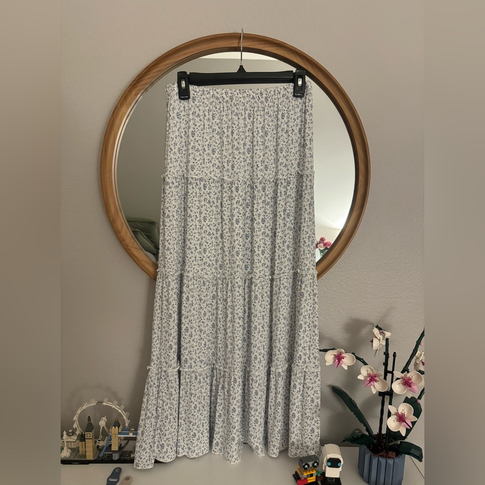 Brandy Melville Izzy Skirt in White & Floral Print